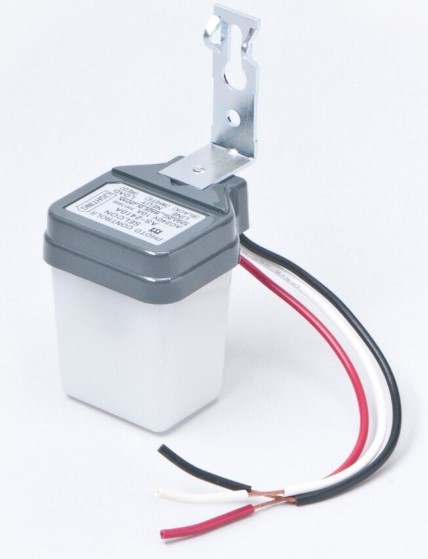 DAYLIGHT SWITCH PHOTOCELL