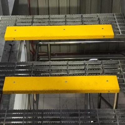 Anti Slip Stair Capping Nosing 1400x100x20mm SAFE MATE