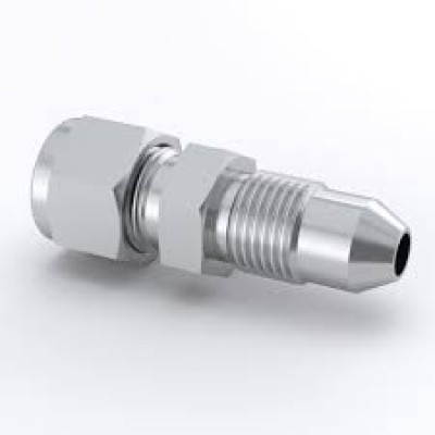 SWAGELOK MALE CONNECTOR 3 8" OD X 1 2" MALE NPT