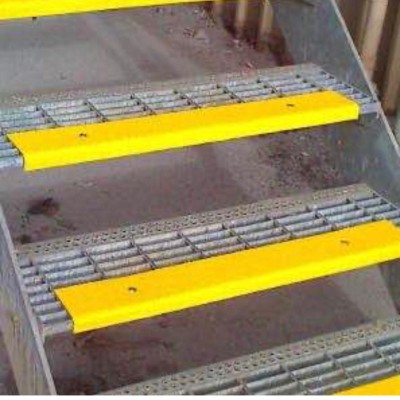 ANTI-SLIP STAIR NOSING FULL COVERAGE GRIT (750MM X 100MM X 20MM) - 1.2MM GALVANISED STEEL